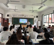 西峡县双龙二中：提灯映星河 携手共成长