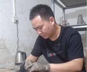 窑火淬炼匠心 十年奔赴青韵——记汝瓷青年匠人樊世恒