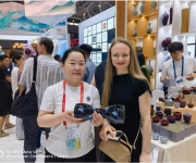 欧洲客商盛赞鲁山花瓷羯鼓音响，非遗魅力跨越国界