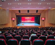 开学第一课：开国将军曾雍雅之女曾莹来校指导并作专题讲座