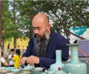 以锔钉缝合岁月裂痕，用匠心唤醒残缺之美——记平顶山市非遗传承人闫武辉