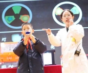 打造科普盛宴 点燃科学梦想——“奇趣科学课堂”馆校活动走进南阳市实验学校