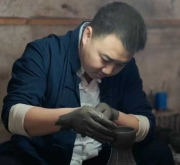 90后非遗传承人跨界破局   汝瓷古法联姻科技焕发新生