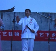 郏县长桥镇：红色文艺轻骑兵夏日送清凉