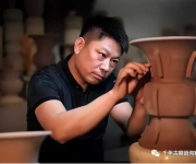 杨洪超：留白映天青 玉釉承古魂