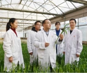 躬身麦田守粮仓 协同育人谱新篇