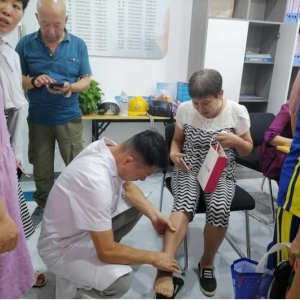 焦作市山阳区康乐社区：爱心义诊点亮“幸福和谐星”