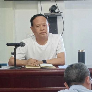 淅川县荆紫关镇卫生院：    召开“学习先进找差距，找到差距怎么办”专题工作会