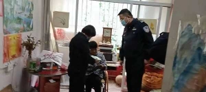 西峡县军马河镇派出所：为残疾人补办户口 送证到家暖人心