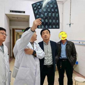 内乡县卫校附属医院成功开展多例膝关节单髁置换术