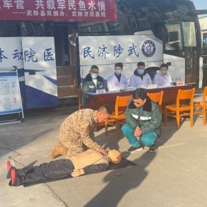 河南武陟：医疗义诊进军营 共叙军民鱼水情
