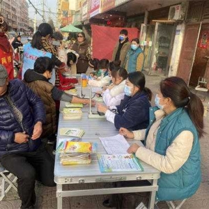 淅川县龙城街道卫生院：主题党日送关怀 义诊活动暖人心