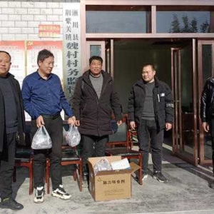 淅川县荆紫关镇卫生院：    送药到一线，温暖到心坎