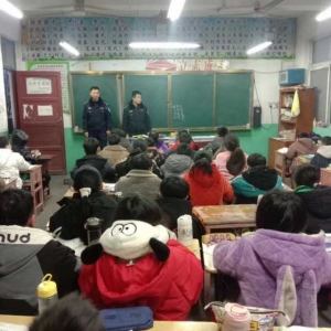 上蔡县公安局韩寨派出所年终守好反恐防线