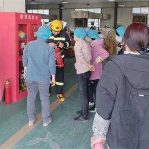 唐河县东王集乡： 拼发展强担当 争创“服务有力星”