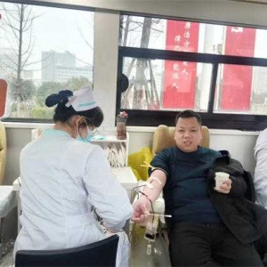 唐河县卫生学校附属医院开展无偿献血活动