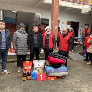 新野县前高庙乡：开展爱心企业送温暖活动
