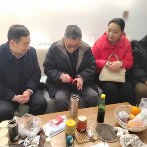 驻马店市第十小学开展春节慰问活动