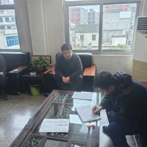 县效能办到荆紫关镇卫生院检查指导安全生产工作