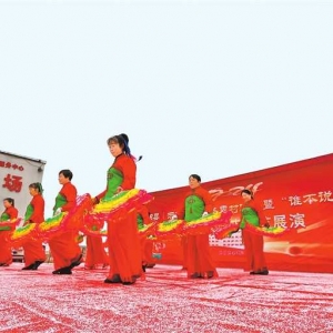 载歌载舞迎元宵