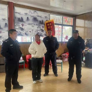 镇平县杨营派出所走访企业助力优化营商环境