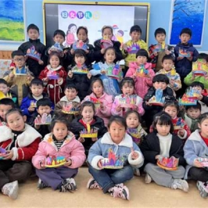方城县实验幼儿园:致敬闪闪发光的“她”