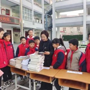 作业展风采 榜样促提升——汝南县第六小学开展2024年春季第一次学生作业展评活动