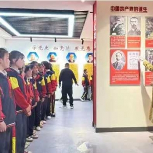 学习楷模精神 汲取榜样力量：上蔡县秦相小学开展主题教育活动