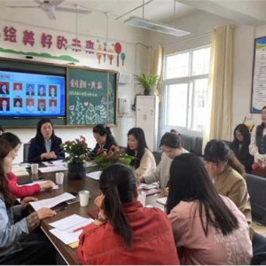 唐河县第一小学：采颉归来 共享芬芳 "研"途有光  "语"君共赏