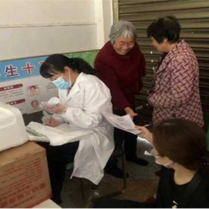淅川县厚坡镇卫生院开展公共卫生体检优化营商环境助推乡村振兴