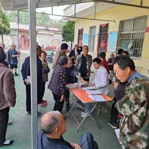 南召县白土岗镇卫生院：开展家庭签约服务 优化医院营商环境