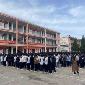 唐河县东王集乡第二初级中学：清洁校园 健康你我