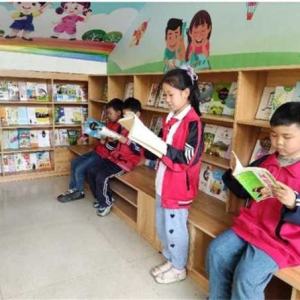 唐河县第二小学:世界读书日   书香溢满园