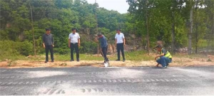 桐柏县程湾镇：道宽景美人欢畅 畅行无阻事业兴