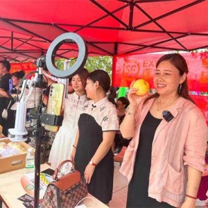 方城县博望镇  “乡村主播”聚力“播”撒新希望