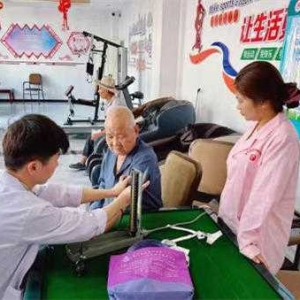 唐河县妇幼保健院临港街道社区卫生服务中心 开展世界家庭医生日知识宣传活动