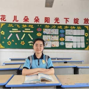 展礼仪风采 做文明少年——记唐河县第三小学文明少年党弋雲