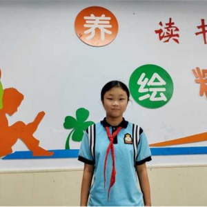 展少年风采 树文明之风——记唐河县第三小学文明学生刘飒