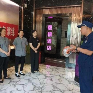 方城县释之街道办事处：消防演练强意识，优化营商软环境