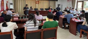 西峡县五里桥镇：龙湖社区开展“普法进社区 守护钱袋子”活动