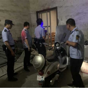 桐柏县吴城镇：集中开展电动自行车安全隐患夜查行动