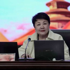 开国将军曾雍雅之女曾莹莅临江西瑞金干部学院作专题讲座