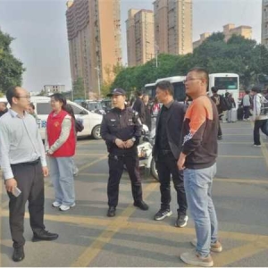 社旗县潘河街道：用心站好“护学岗” 守护回家“平安路”