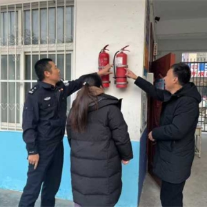 桐柏县回龙乡：整治校园周边环境，共筑校园安全屏障