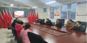 开展炊事员安全培训，确保师生生活安全