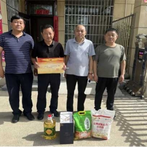 桐柏县吴城镇:喜报送上门 情暖军属心