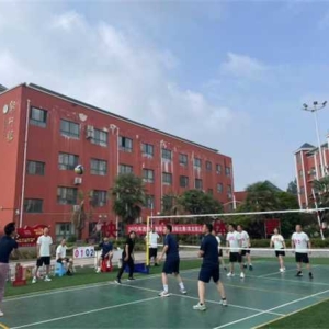 西峡县双龙二中：排”出风采，“球”聚激情