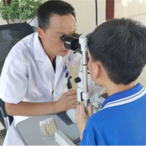 内乡县城关镇卫生院举办2025年全国爱眼日义诊宣传活动