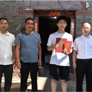 郏县长桥镇：耕读传家育英才 北大骄子报春晖