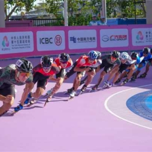 唐河县第四小学轮滑社团走出去的吕泽楷在全运会上勇夺速度轮滑1000米个人第一